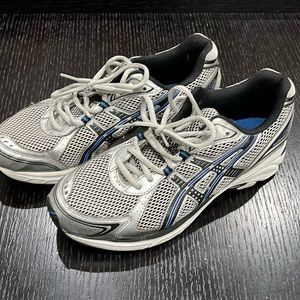ASICS Gel size 8. Worn once